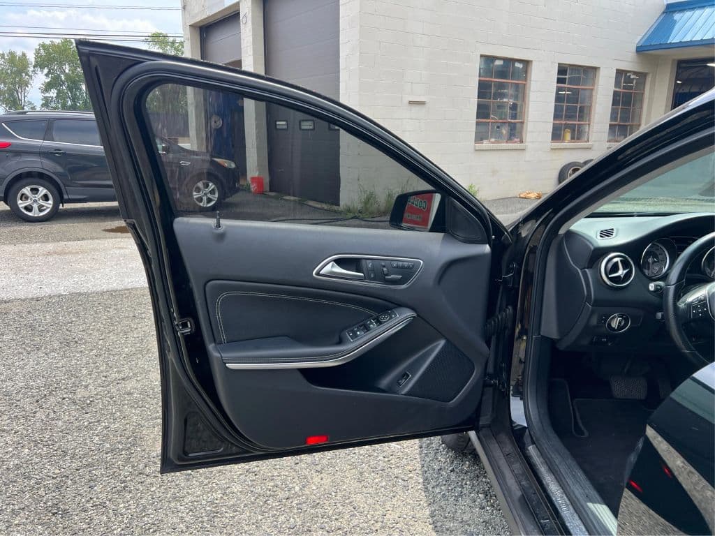 Image 19 of car 2015 Mercedes-Benz GLA-Class