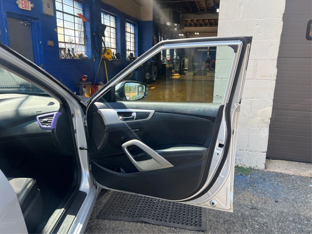 Image 20 of car 2015 Hyundai Veloster