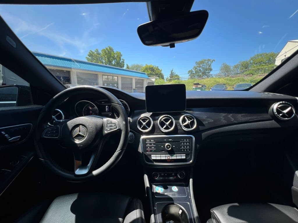 Image 21 of car 2017 Mercedes-Benz CLA