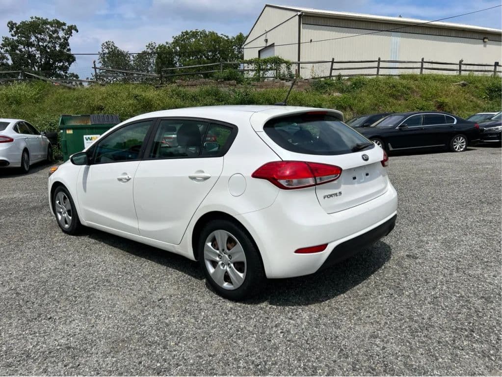 Image 6 of car 2016 Kia Forte5