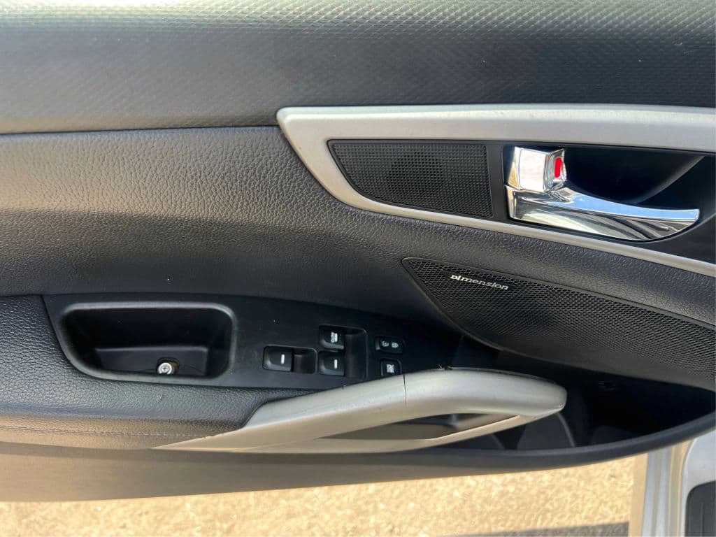 Image 18 of car 2015 Hyundai Veloster