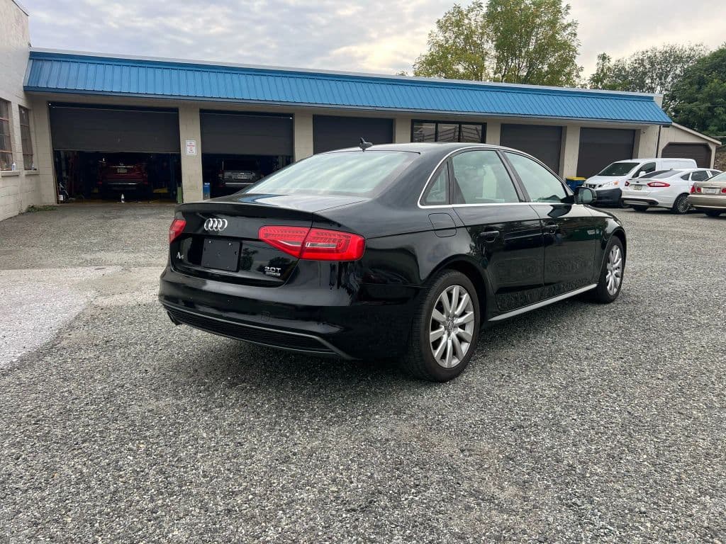 Image 4 of car 2015 Audi A4