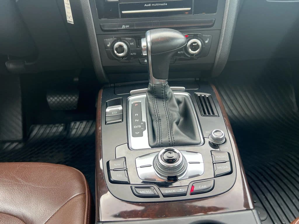 Image 16 of car 2015 Audi A4