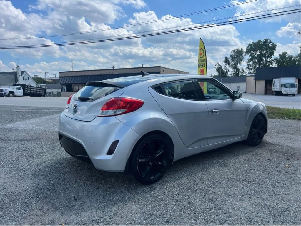 Image 4 of car 2015 Hyundai Veloster