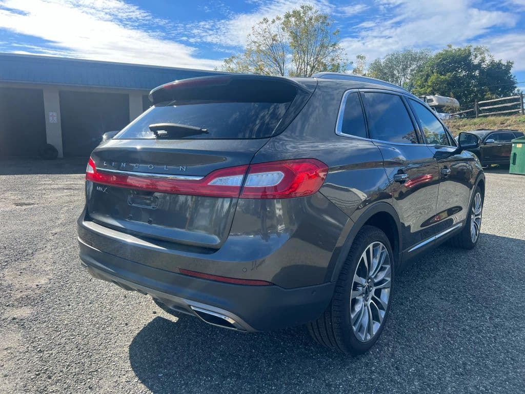 Image 4 of car 2017 Lincoln MKX