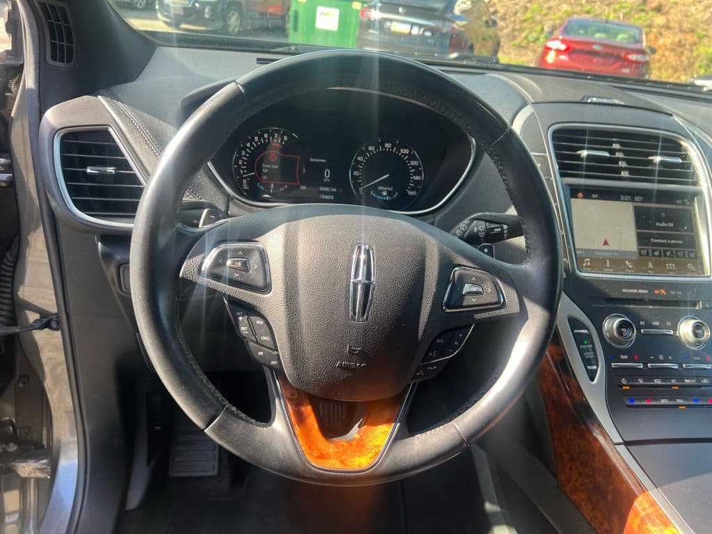 Image 15 of car 2017 Lincoln MKX