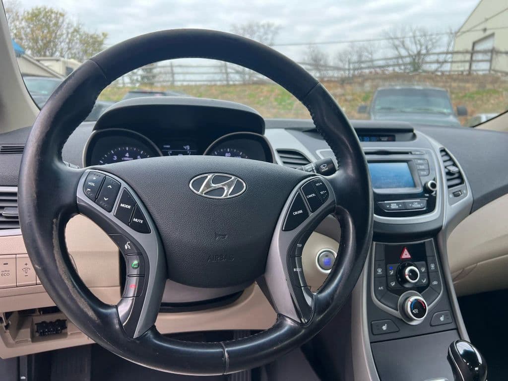 Image 13 of car 2016 Hyundai Elantra