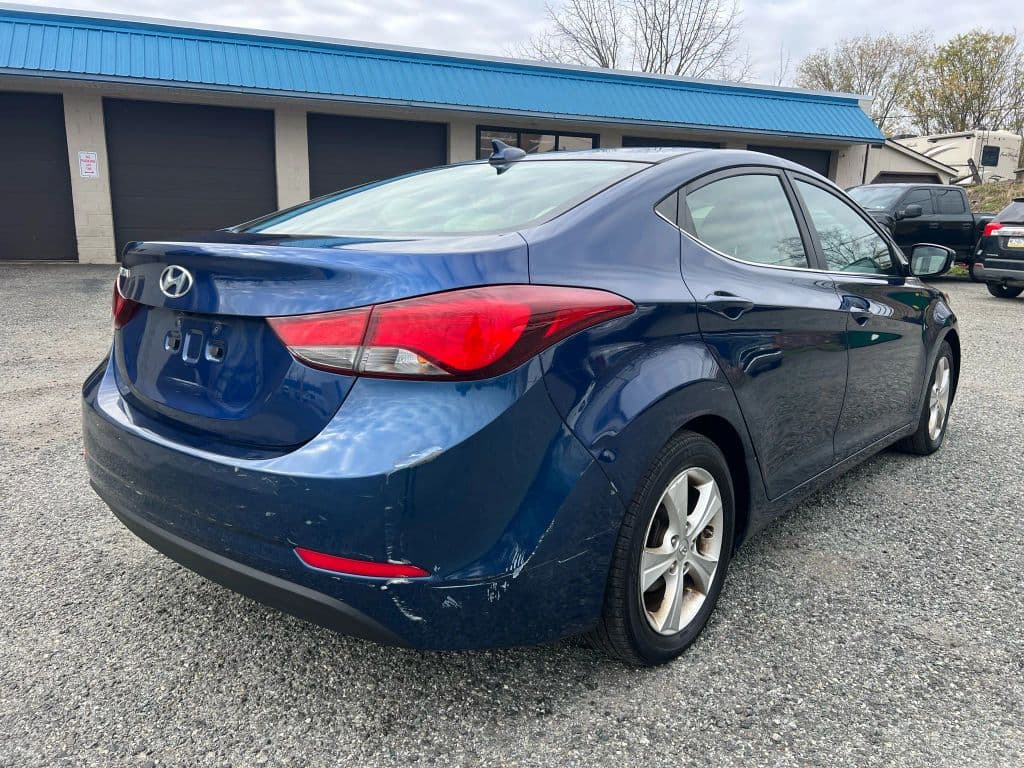 Image 4 of car 2016 Hyundai Elantra