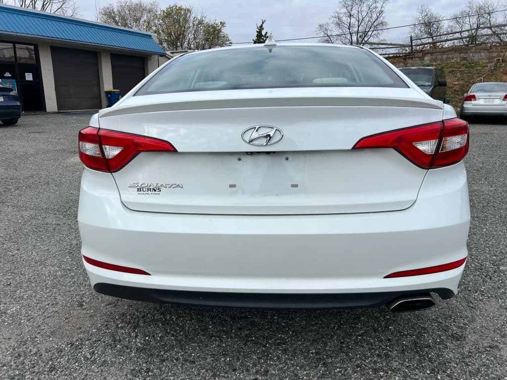 Image 5 of car 2015 Hyundai Sonata