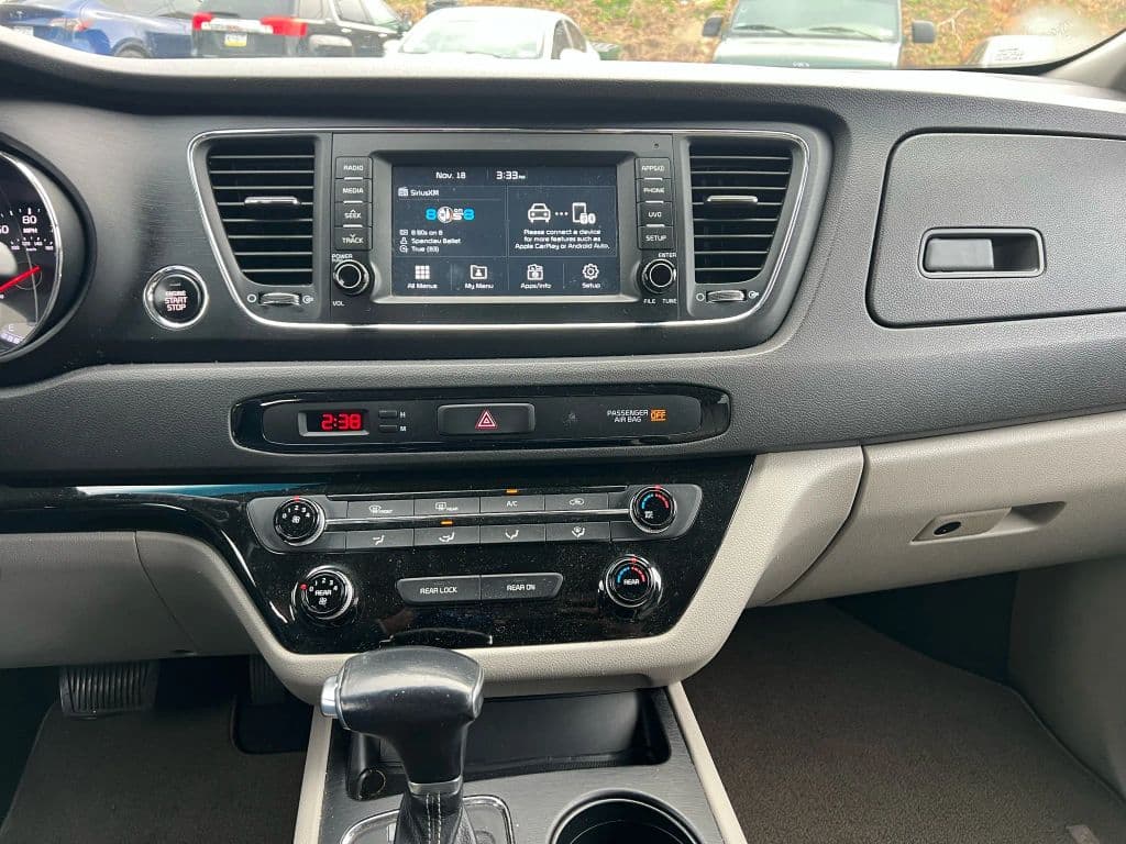 Image 16 of car 2018 Kia Sedona