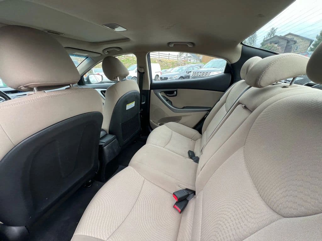 Image 22 of car 2016 Hyundai Elantra