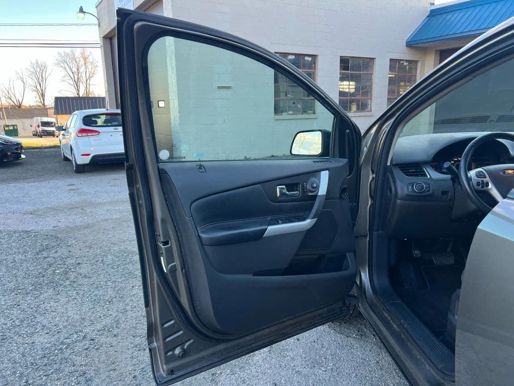 Image 22 of car 2013 Ford Edge