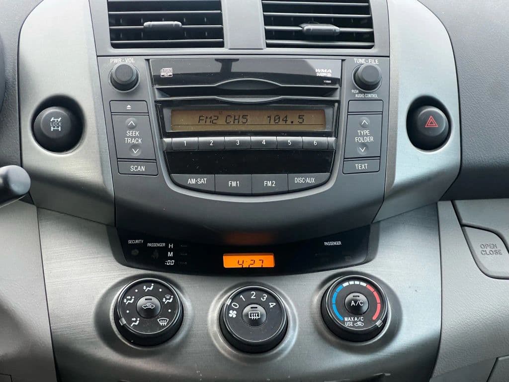 Image 14 of car 2011 Toyota RAV4