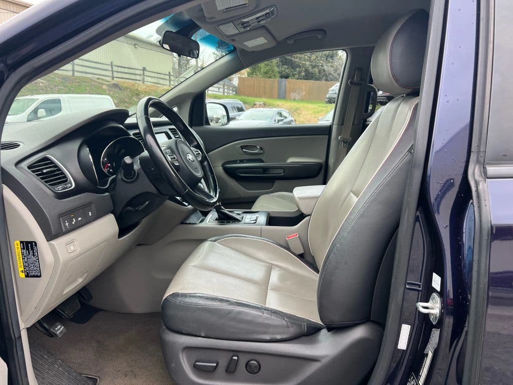 Image 8 of car 2018 Kia Sedona