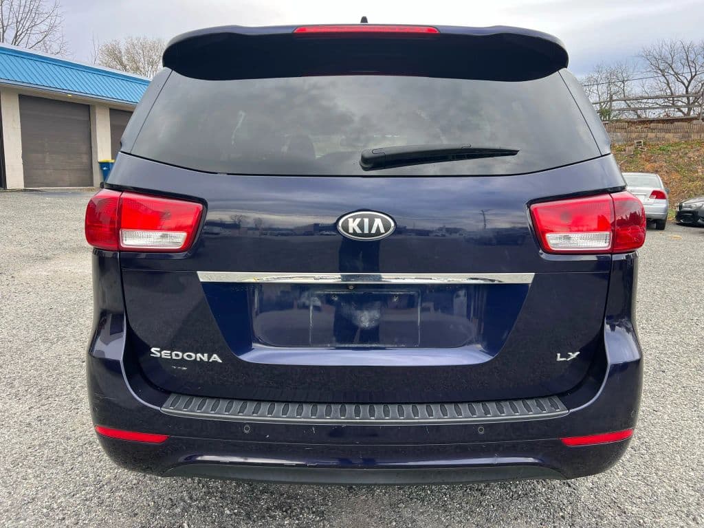 Image 5 of car 2018 Kia Sedona