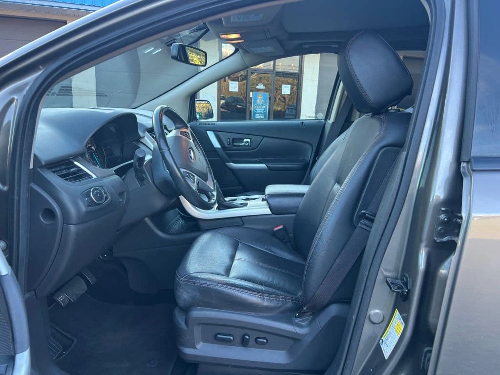 Image 8 of car 2013 Ford Edge