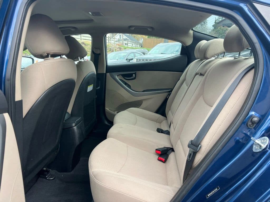 Image 8 of car 2016 Hyundai Elantra