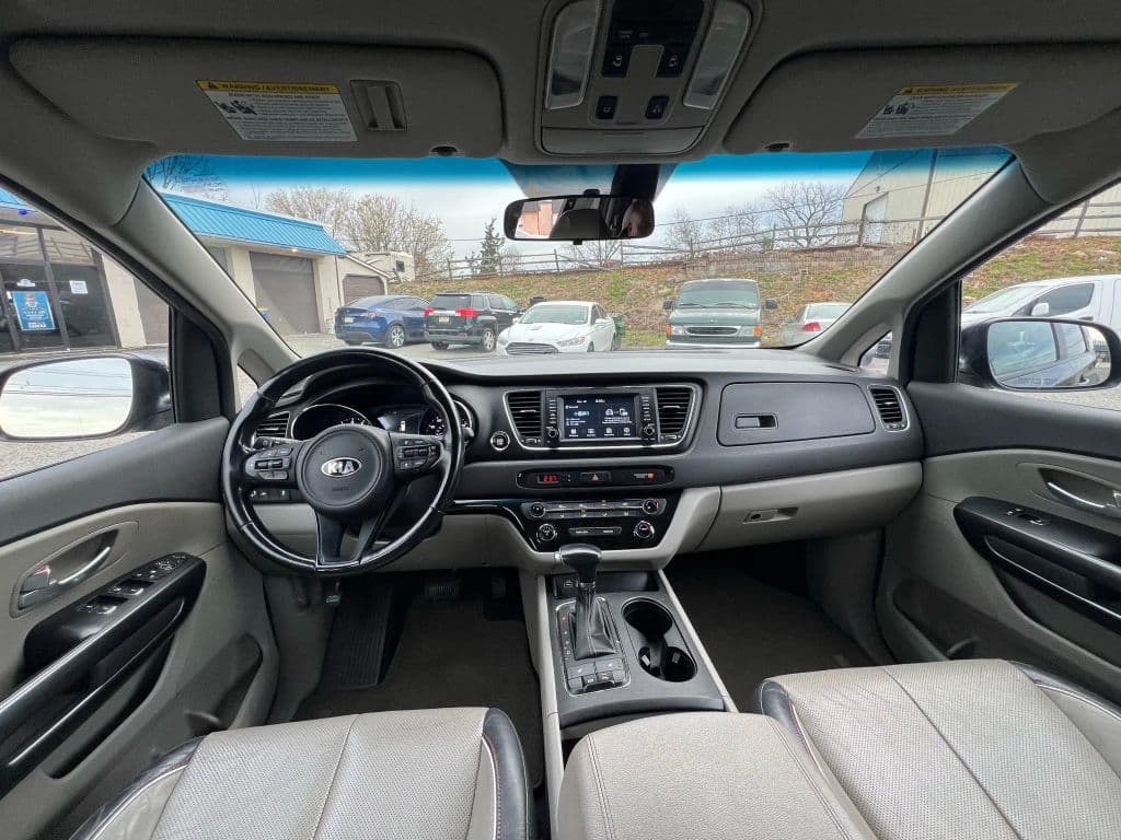 Image 13 of car 2018 Kia Sedona