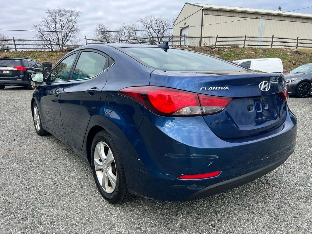 Image 5 of car 2016 Hyundai Elantra