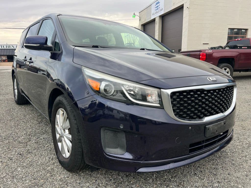 Image 2 of car 2018 Kia Sedona