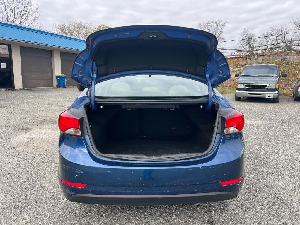 Image 11 of car 2016 Hyundai Elantra