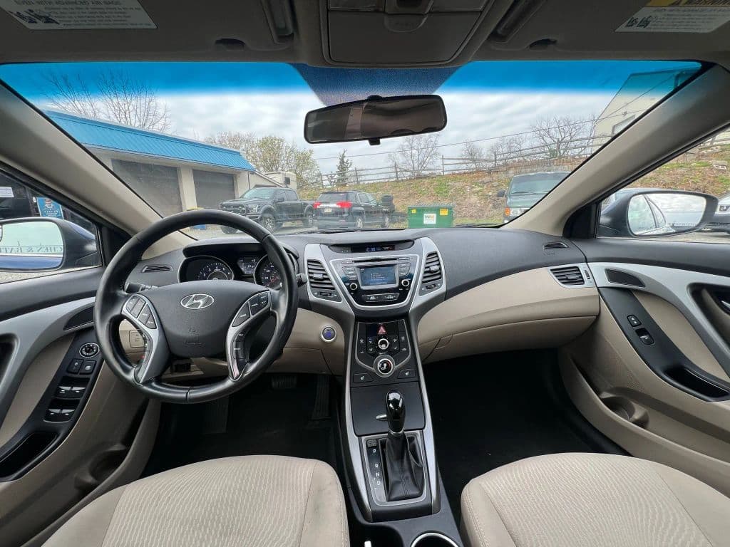 Image 12 of car 2016 Hyundai Elantra