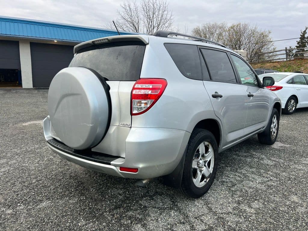 Image 4 of car 2011 Toyota RAV4