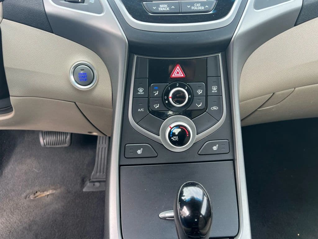 Image 16 of car 2016 Hyundai Elantra