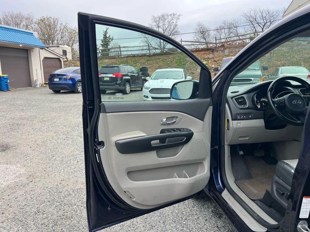 Image 20 of car 2018 Kia Sedona