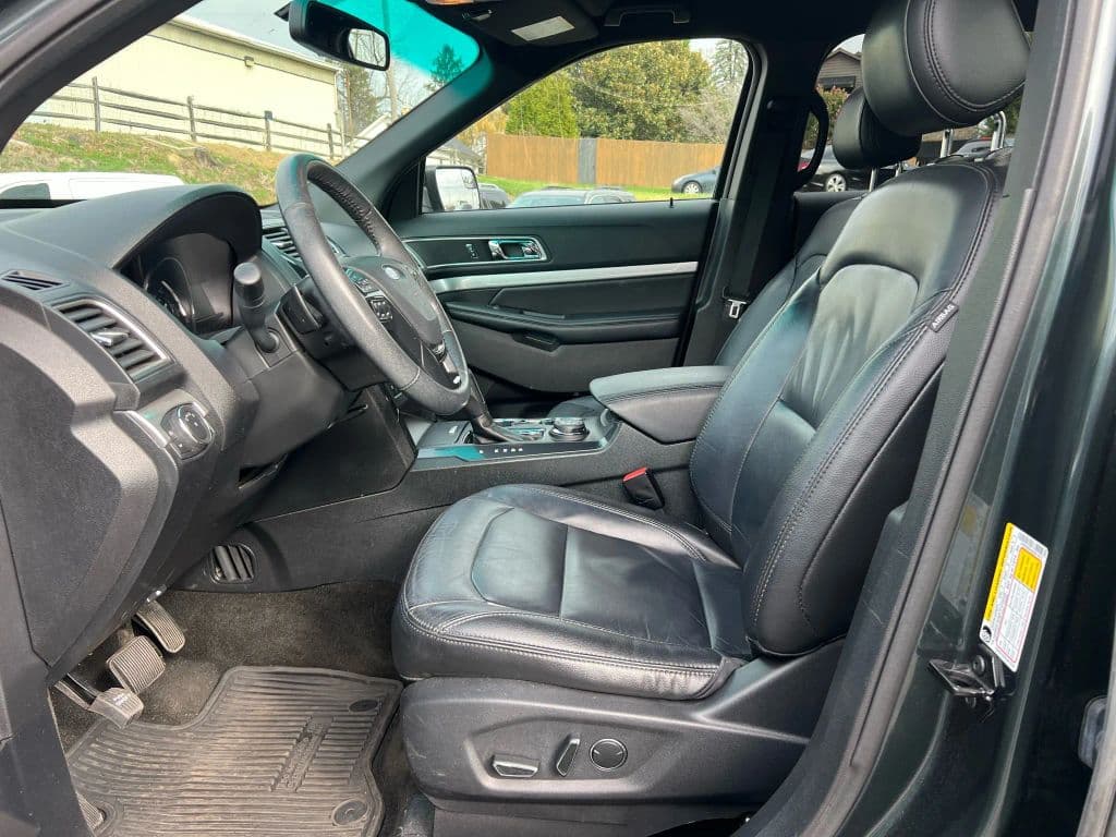 Image 8 of car 2016 Ford Explorer