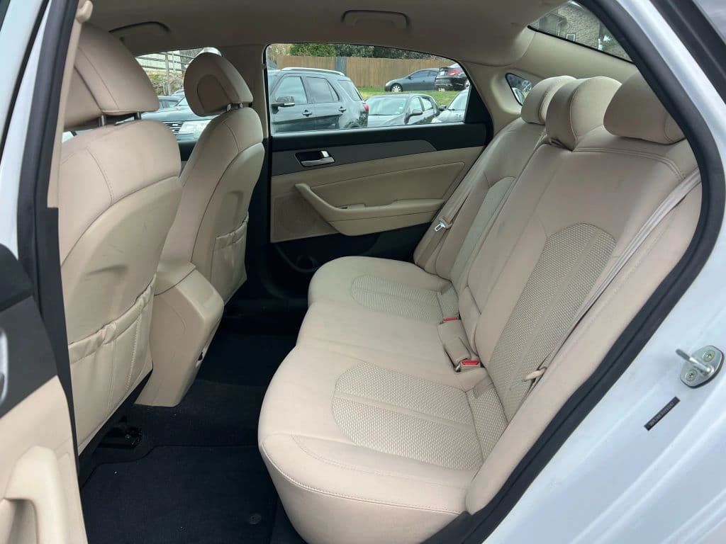 Image 9 of car 2015 Hyundai Sonata