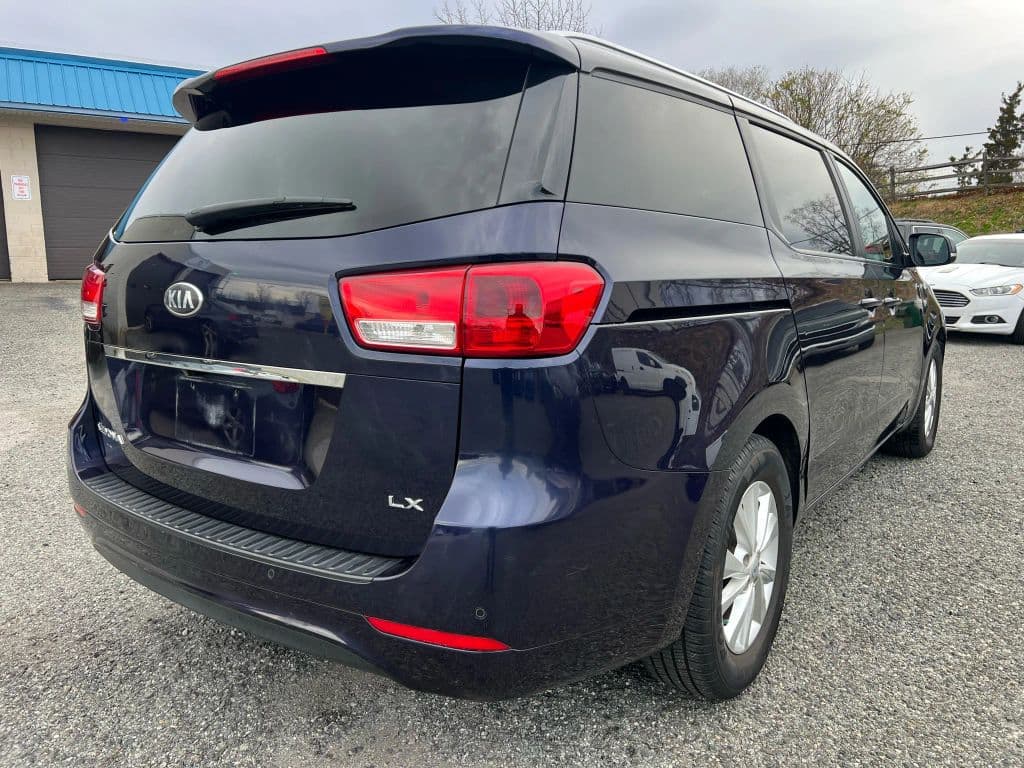 Image 4 of car 2018 Kia Sedona