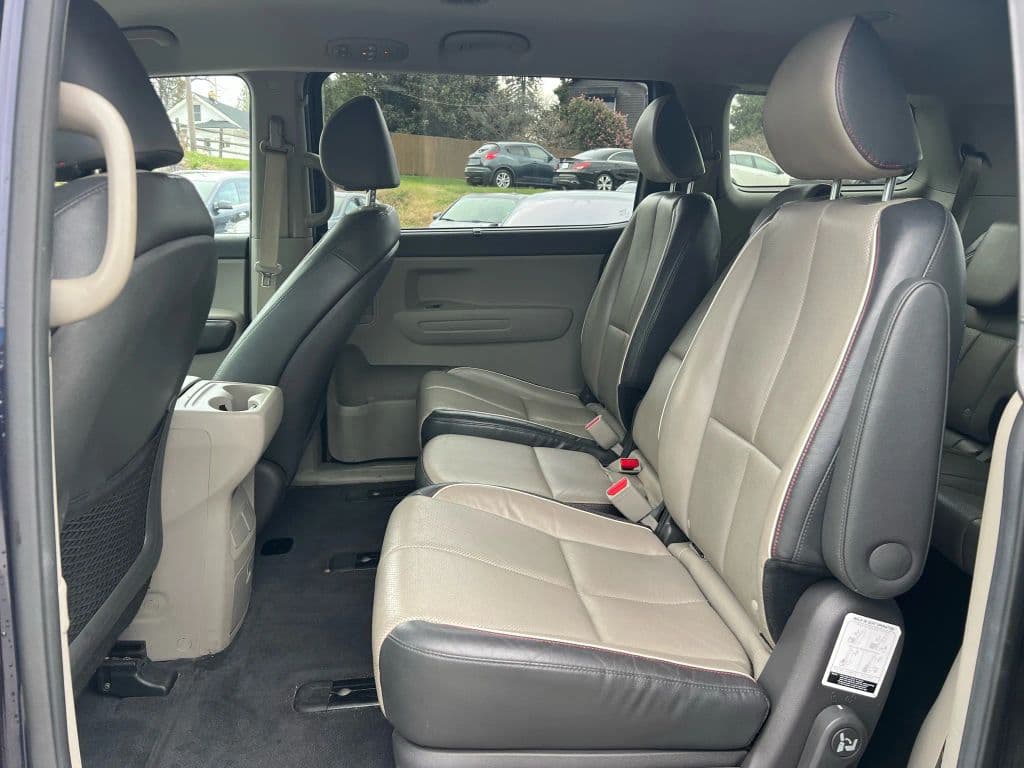 Image 9 of car 2018 Kia Sedona