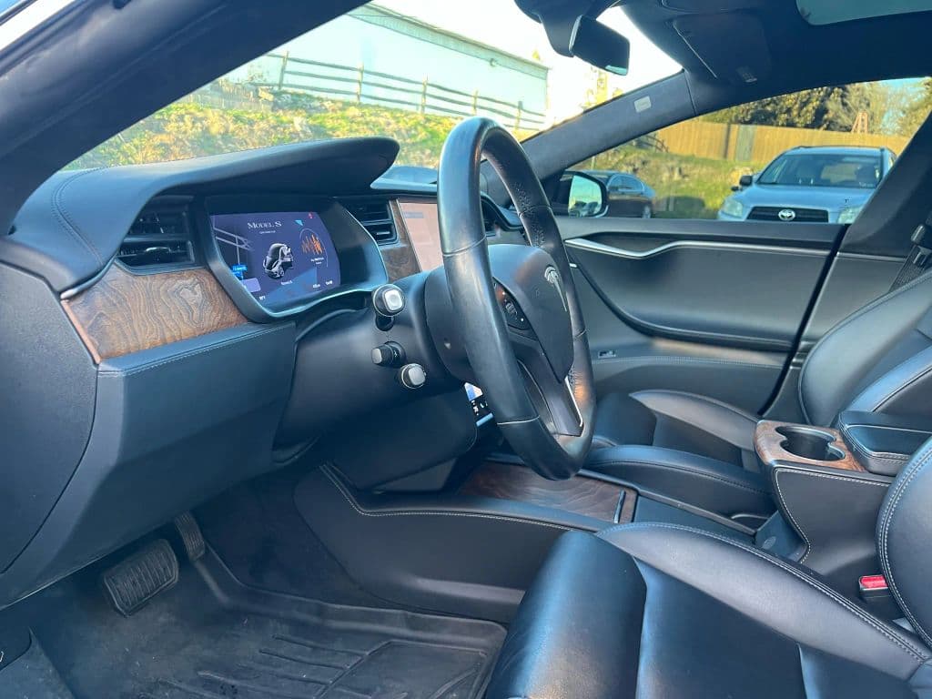 Image 25 of car 2020 Tesla Model S