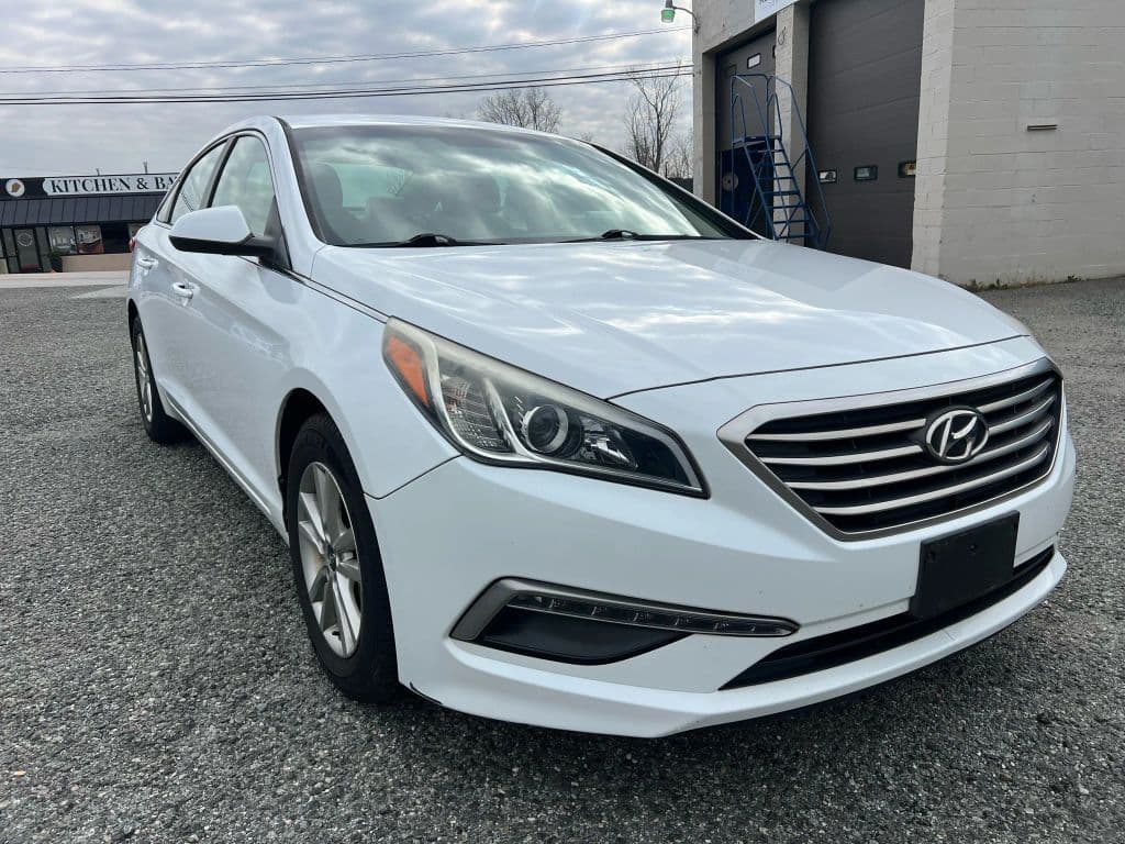 Image 2 of car 2015 Hyundai Sonata