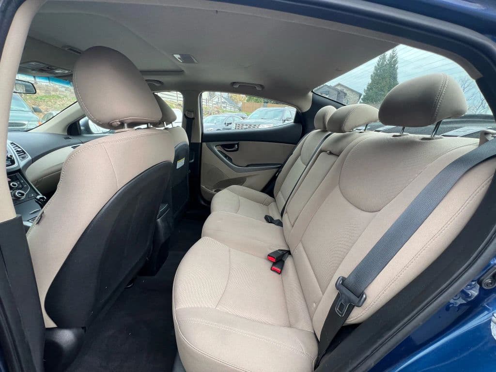 Image 23 of car 2016 Hyundai Elantra