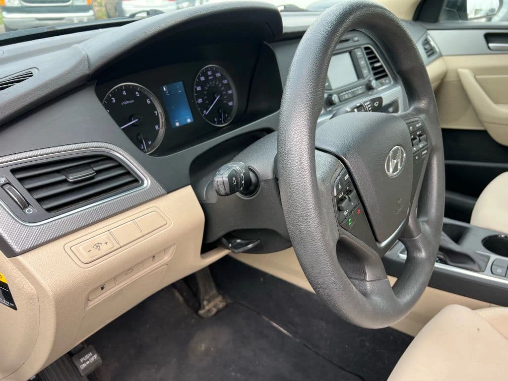 Image 17 of car 2015 Hyundai Sonata