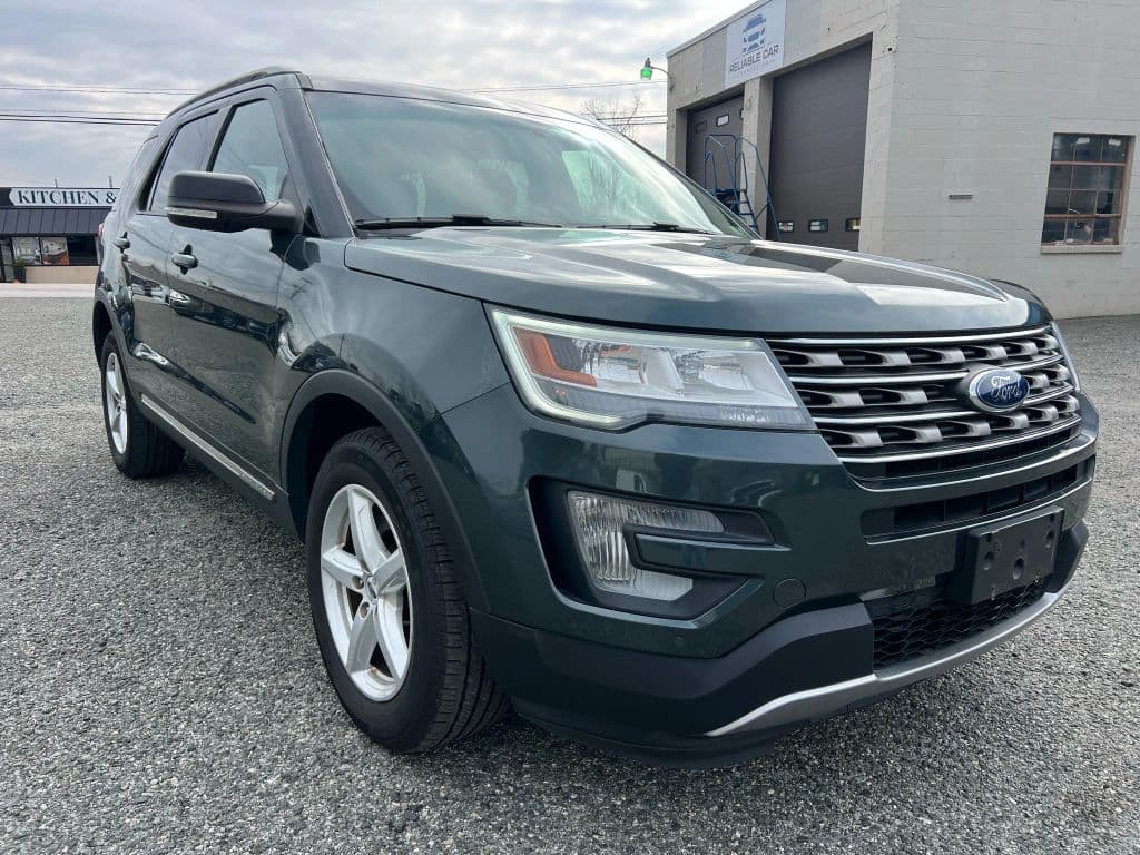Image 2 of car 2016 Ford Explorer