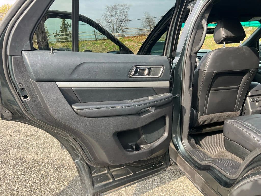 Image 25 of car 2016 Ford Explorer