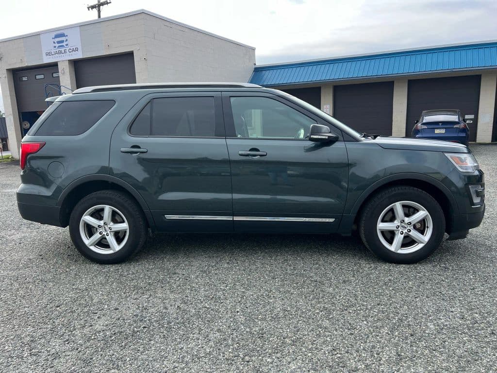Image 3 of car 2016 Ford Explorer