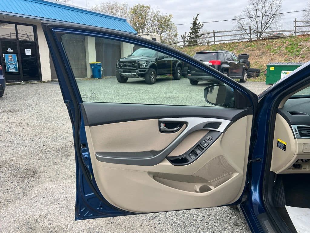 Image 19 of car 2016 Hyundai Elantra